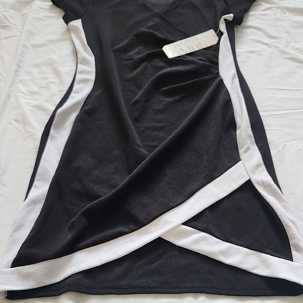 Almost Famous Black and White Mini Dress - Picture 3 of 5